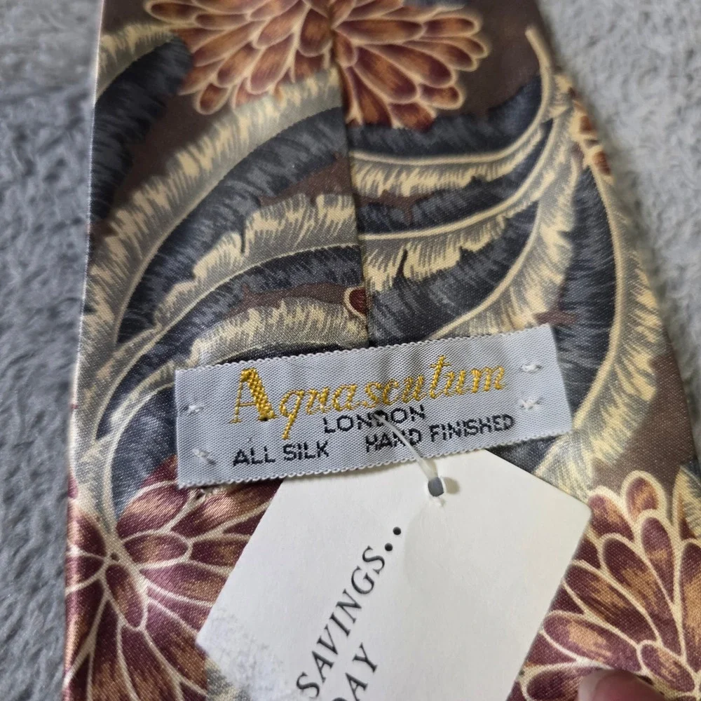 Aquascutum Mens OS Necktie Brown‎ Gold Botanical Silk Hand Finished London Tie